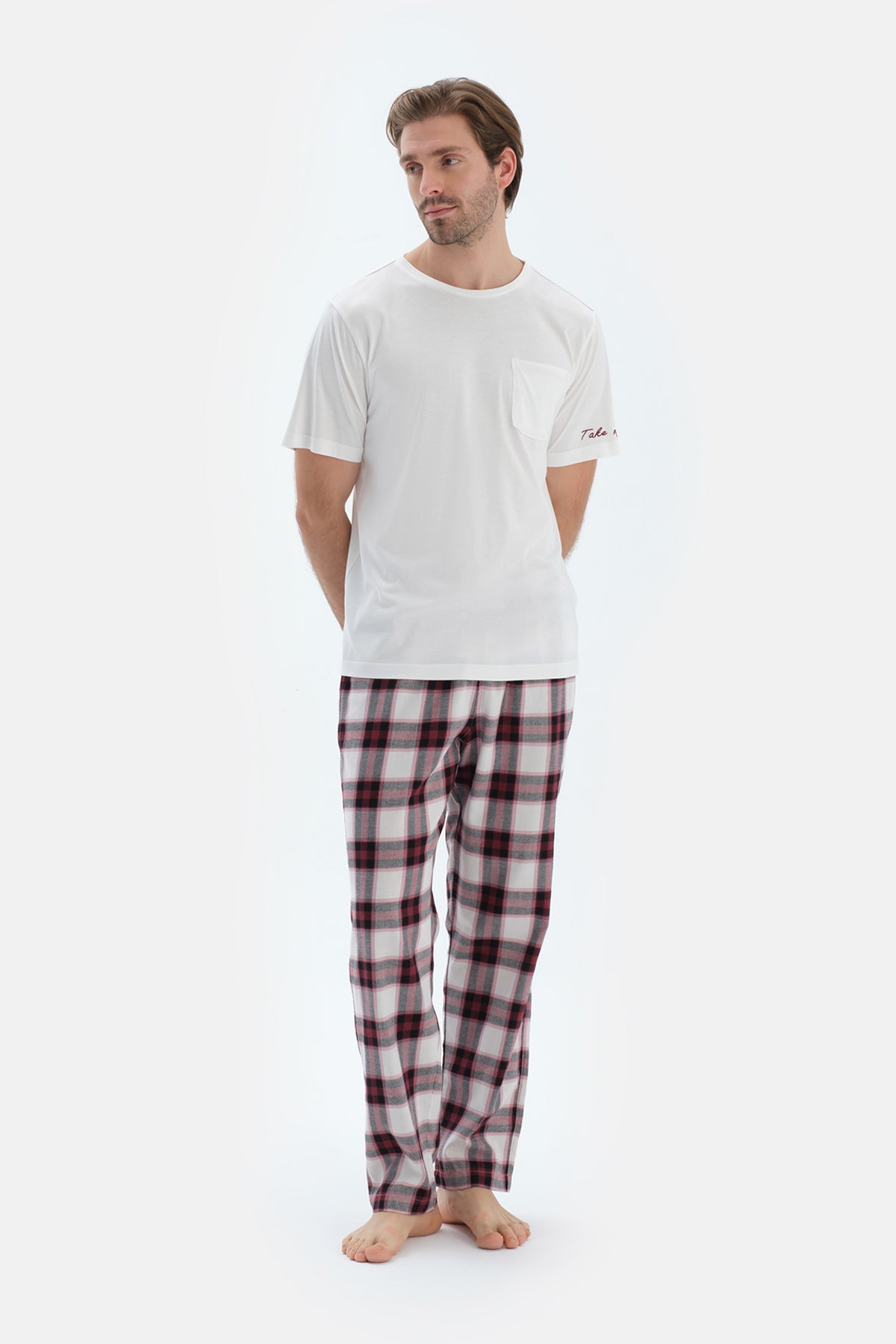 Ekru Nakış Detaylı Altı Dokuma Ekoseli Tişört Pantolon Pijama Takımı