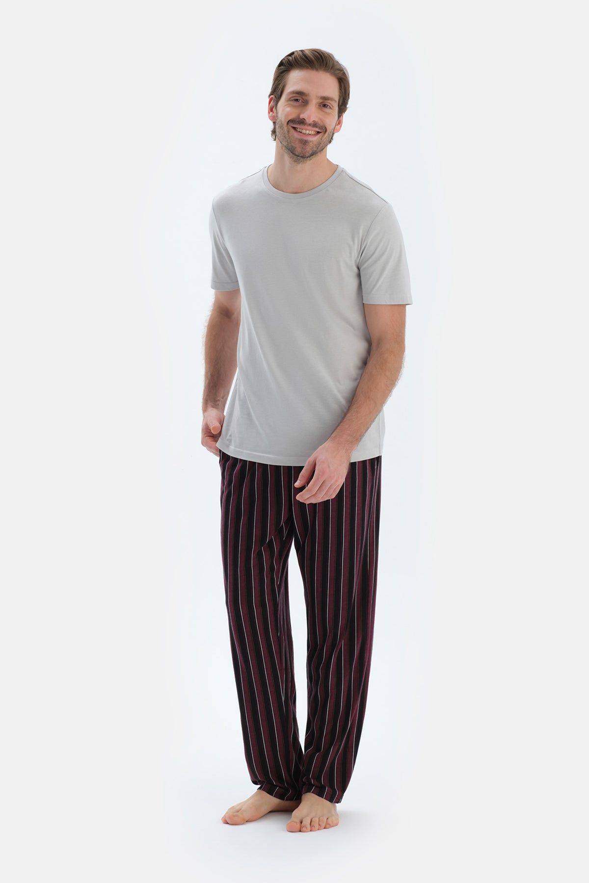 Açık Gri Kısa Kollu Tişört Çizgili Pantolon Pijama Takımı