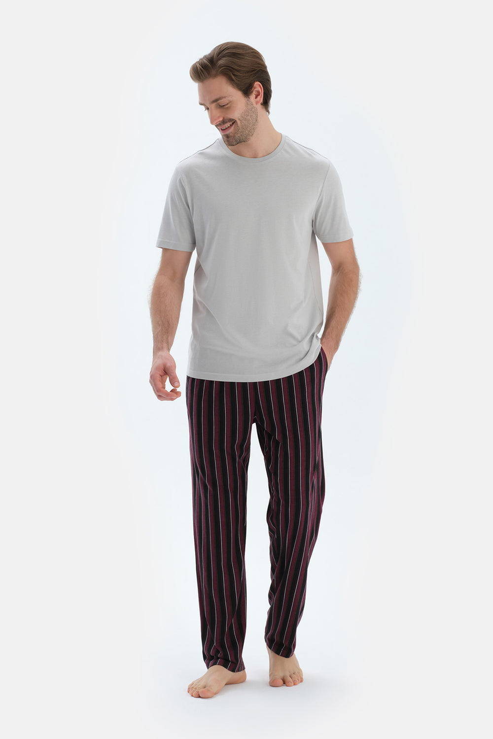 Açık Gri Kısa Kollu Tişört Çizgili Pantolon Pijama Takımı