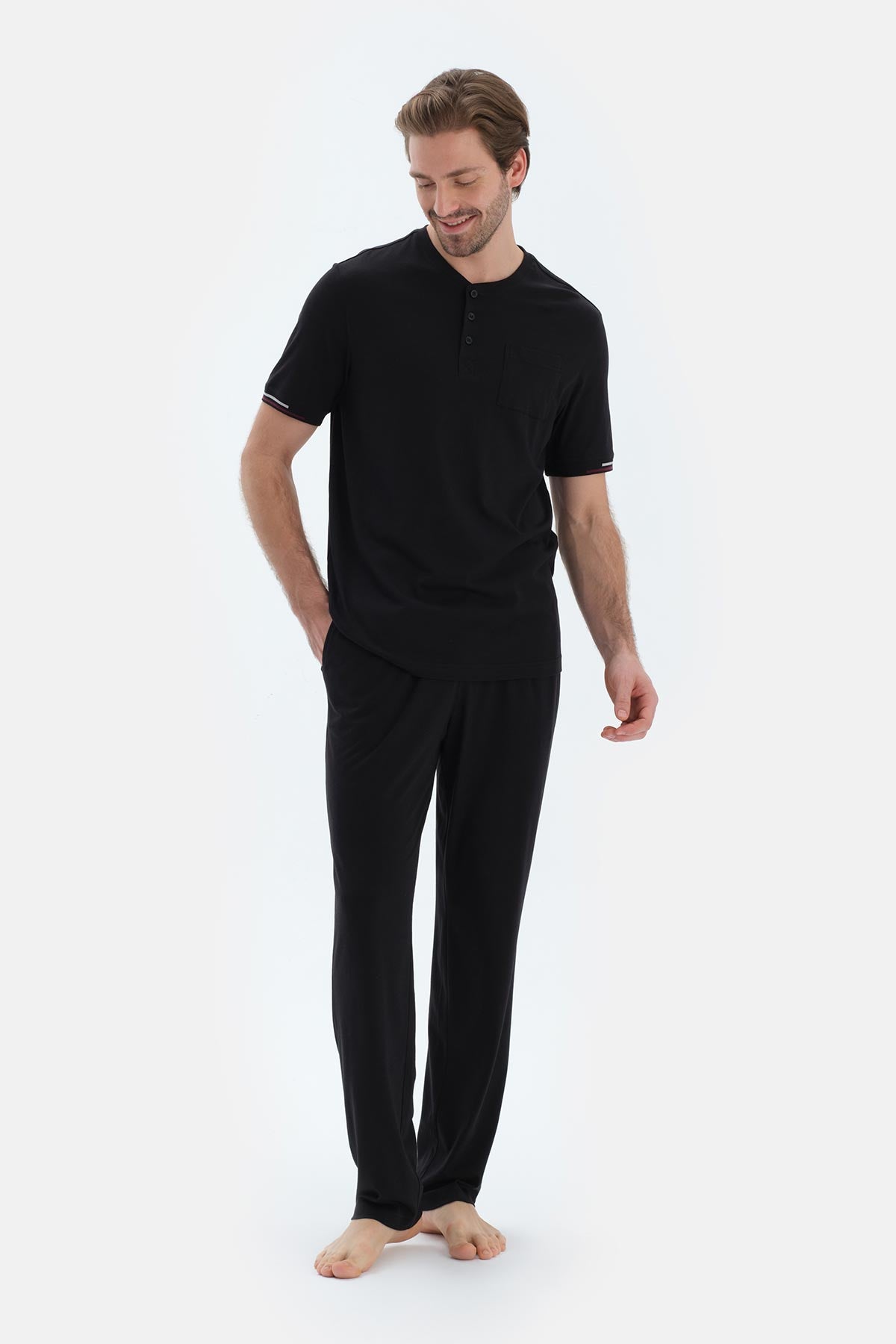 Siyah Kısa Kollu Pat Ve Cep Detaylı Tişört Pantolon Pijama Takımı