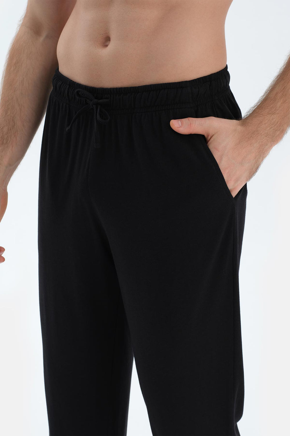 Siyah Kısa Kollu Pat Ve Cep Detaylı Tişört Pantolon Pijama Takımı