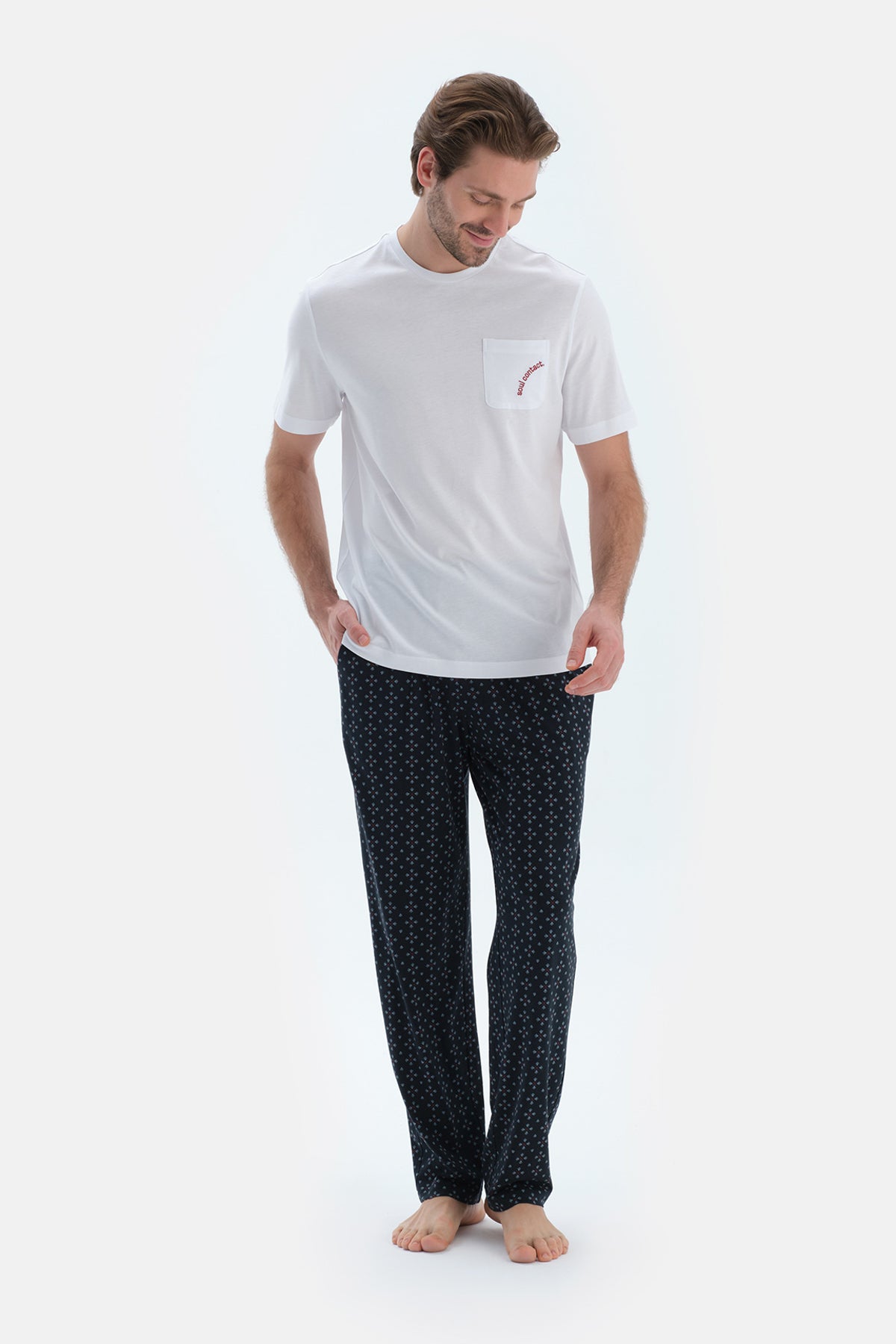 Ekru Cep Detaylı Kısa Kollu Tişört Mıkroprınt Desenli Pantolon Pijama Takımı