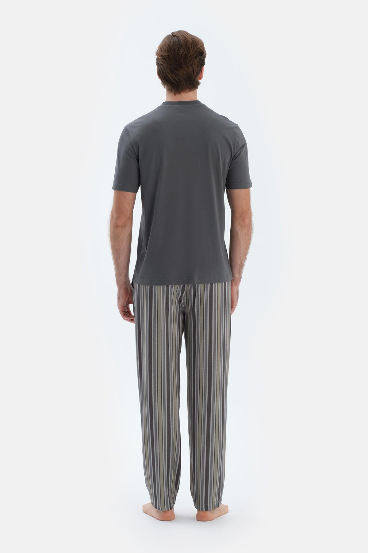 Siyah Kısa Kollu Yarım Patlı Tişört Pantolon Pijama Takımı