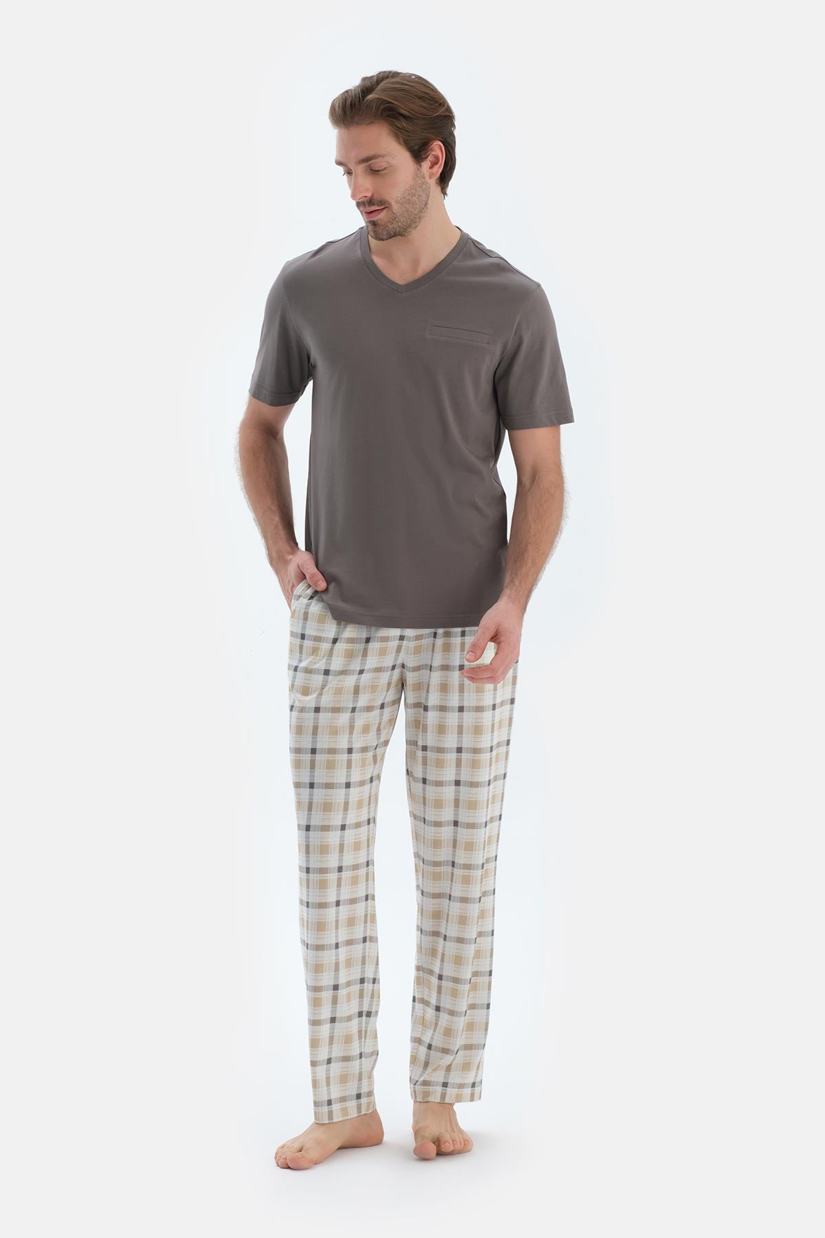 Gri V Yaka Kısa Kollu Tişört Pantolon Pijama Takımı