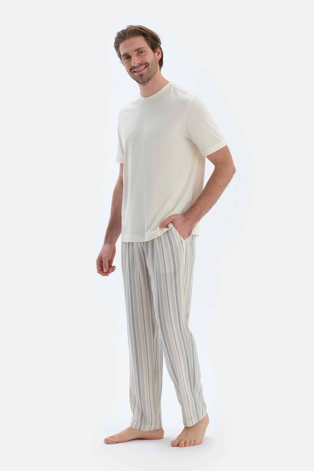 Ekru Kısa Kollu Triko Bant Detaylı Tişört Pantolon Pijama Takımı