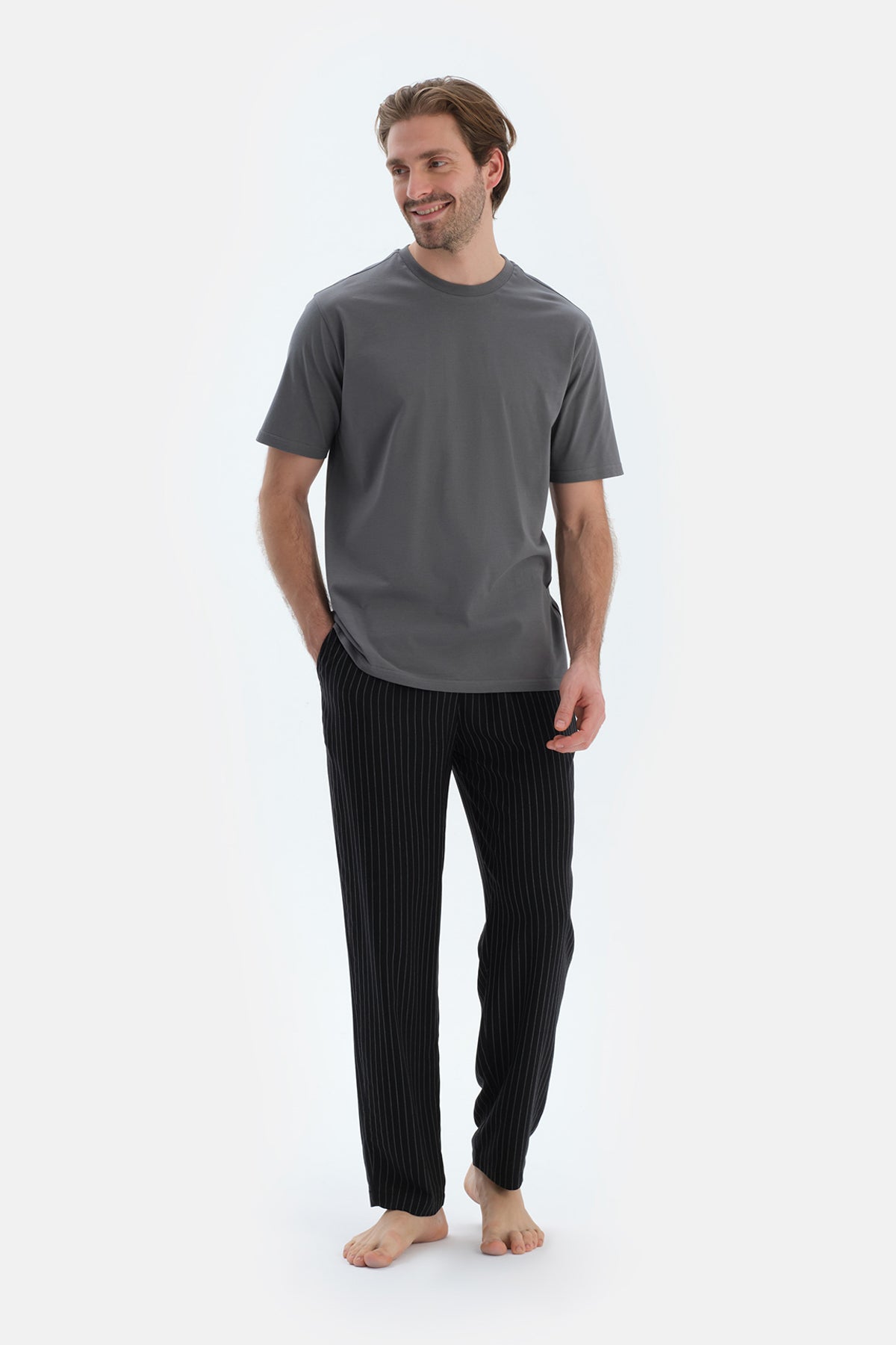 Siyah Çizgili Dokuma Pantolon