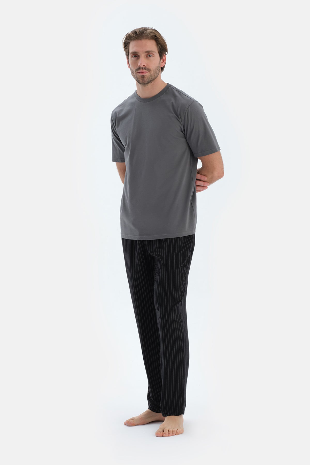 Siyah Çizgili Dokuma Pantolon