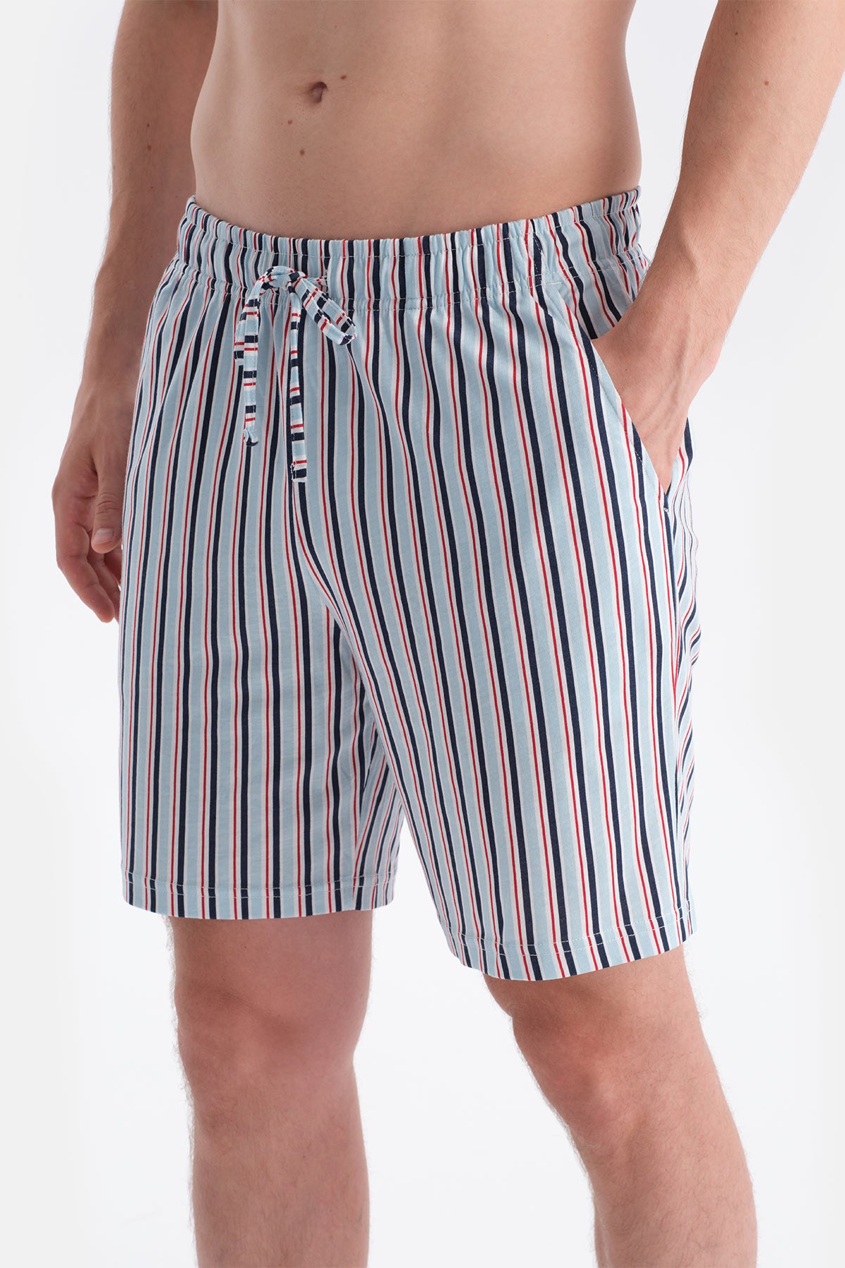 Ekru Pat Ve Cep Detaylı Tişört Şort Takım