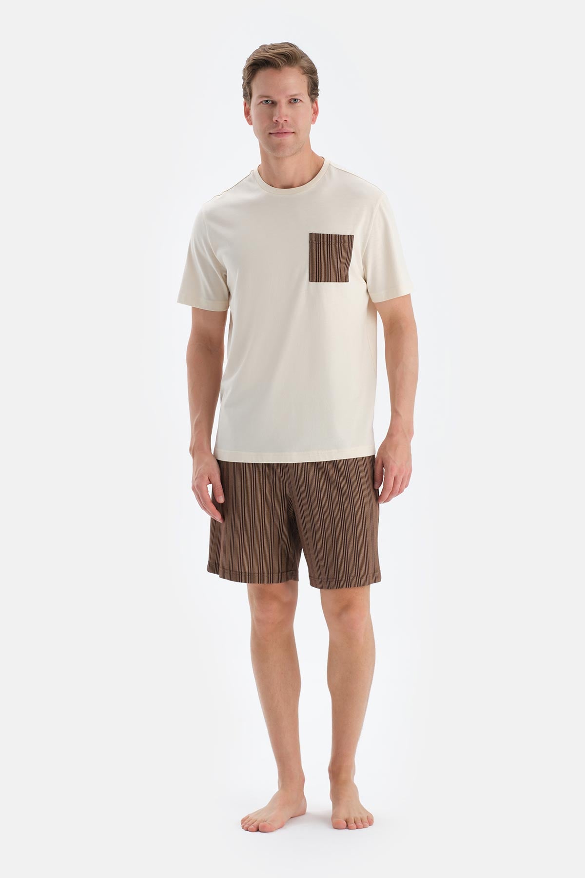 Ekru Cep Detaylı Kısa Kollu Tişört Şort Pijama Takımı