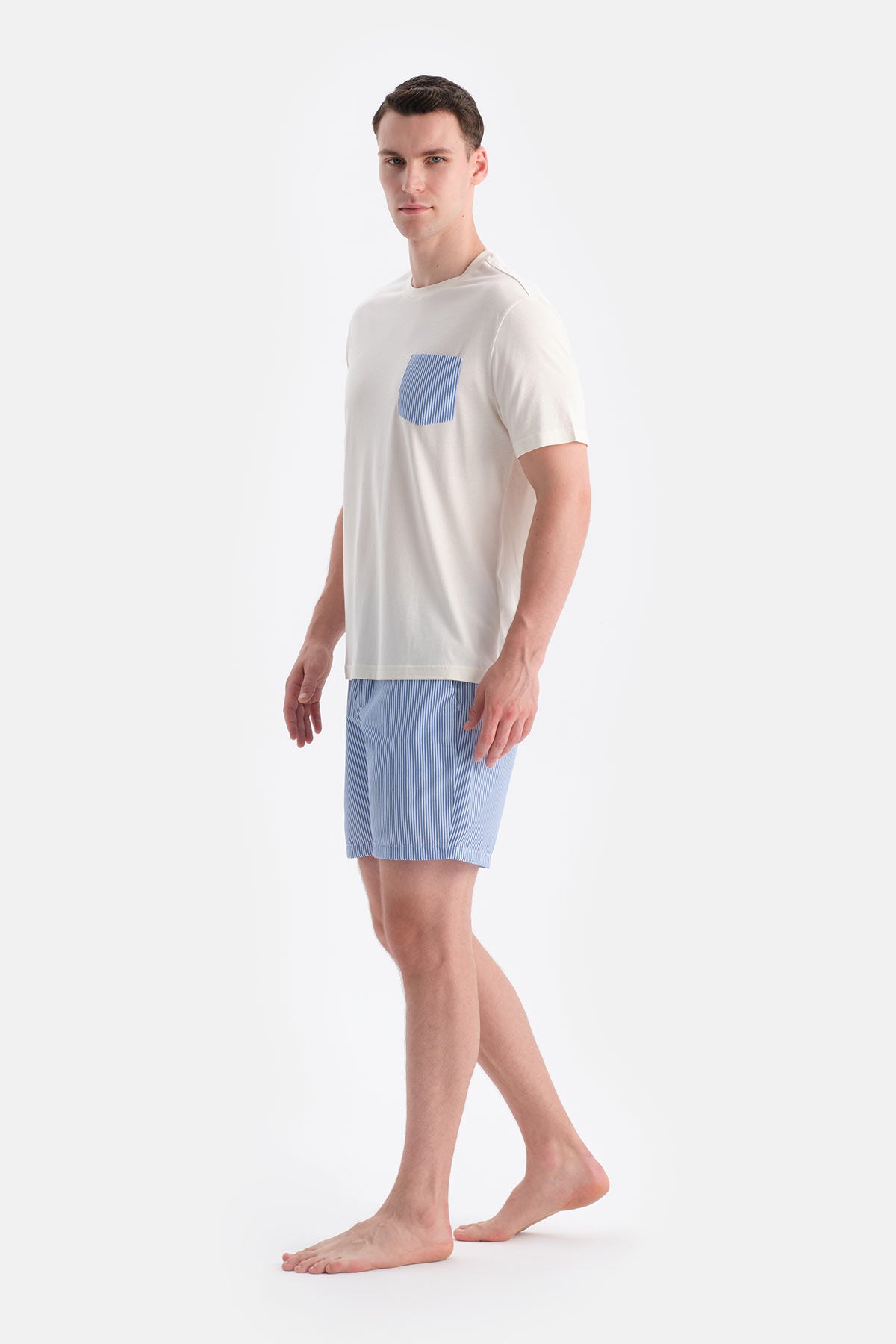 Beyaz Cepli Kısa Kollu Tişört Şort Takım