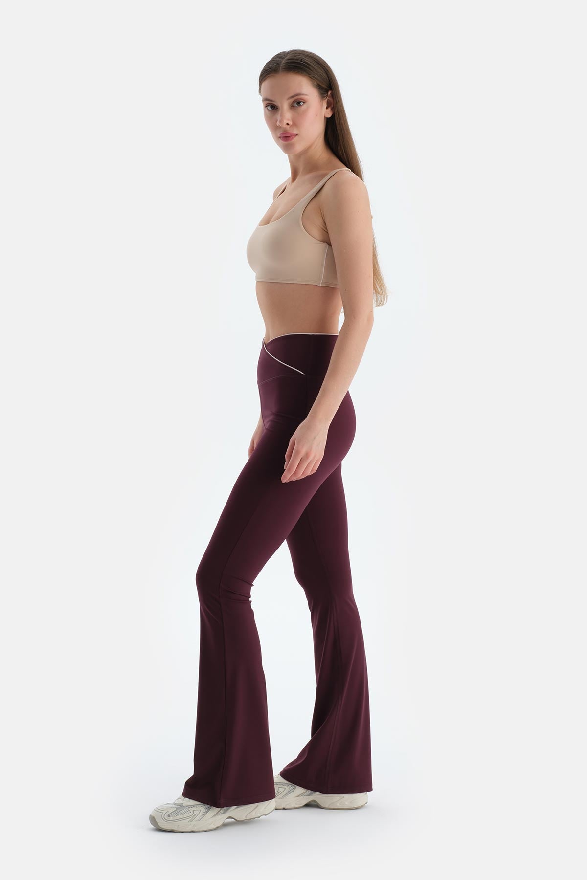 KADIN YAN BİYE DETAYLI İNCE ASKILI SPORCU SÜTYENİ