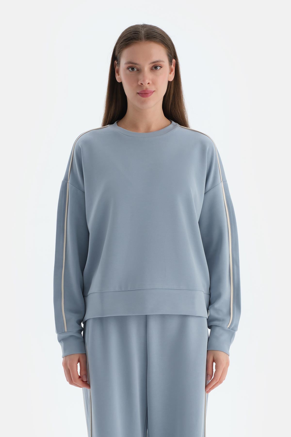 Açık Mavi Kadın Modal Biye Detaylı Sweatshırt