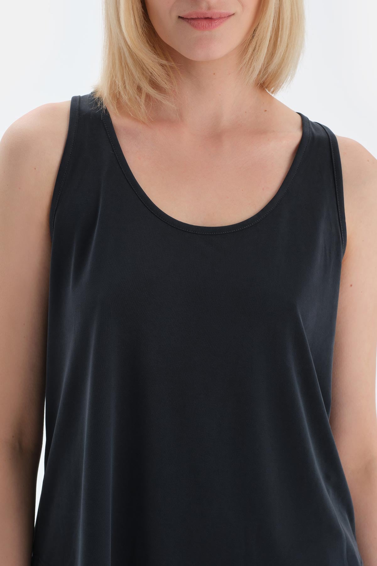 Siyah Kadın Modal Karışımlı Atlet