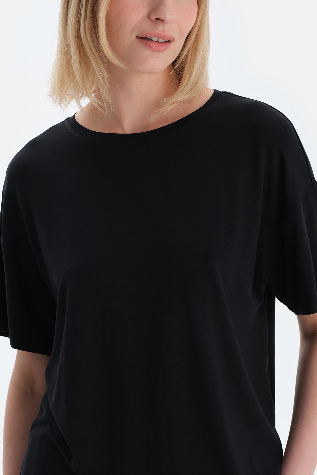 Siyah Cool Touch Bisiklet Yaka Modal Tişört