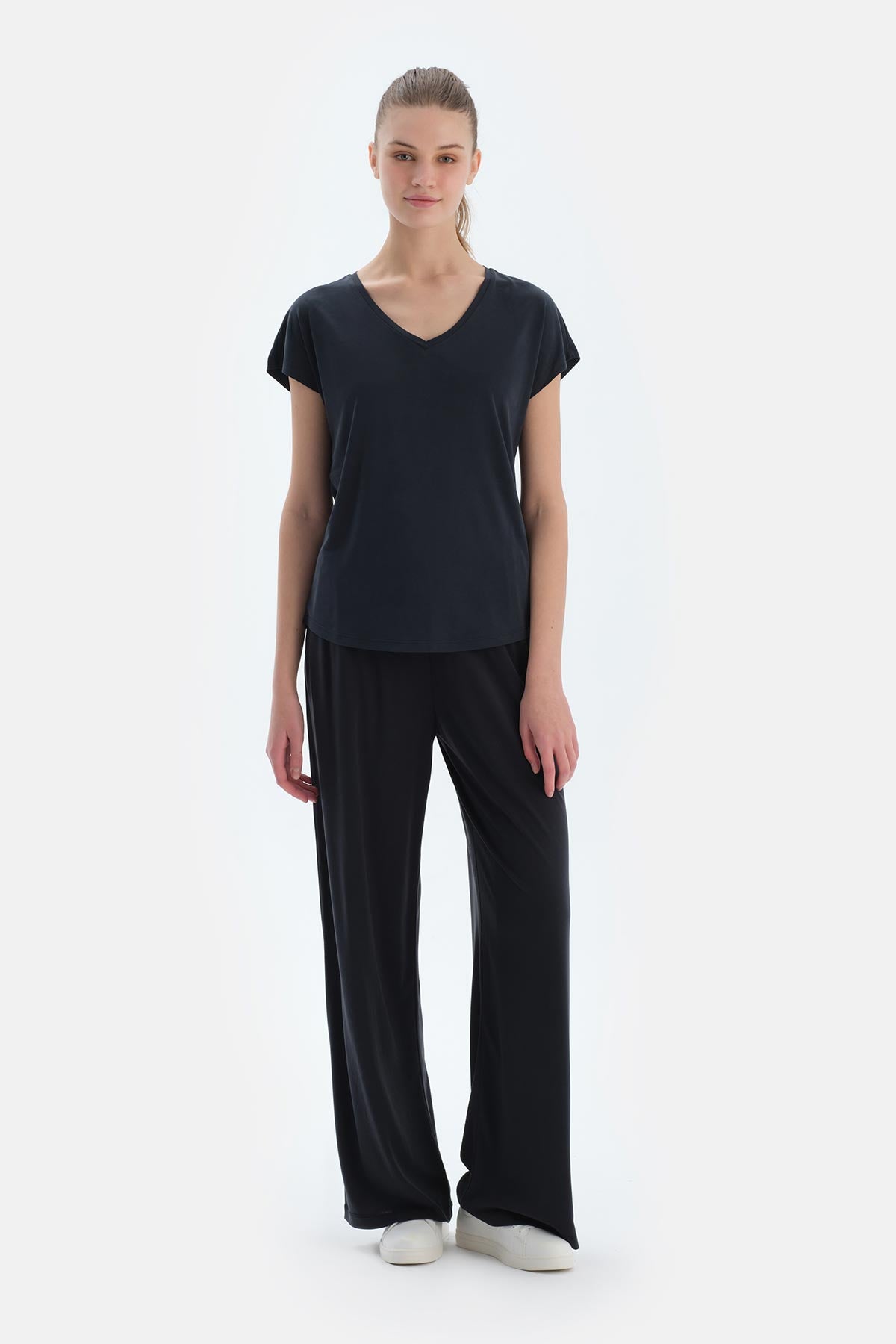 Siyah Cepli Basıc Modal Pantolon