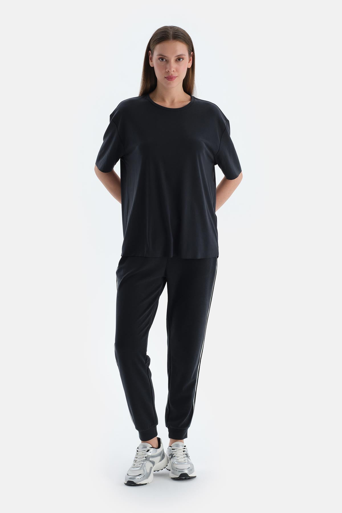 Siyah Kadın Modal Karışımlı Yan Şerit Detaylı Jogger Pantolon