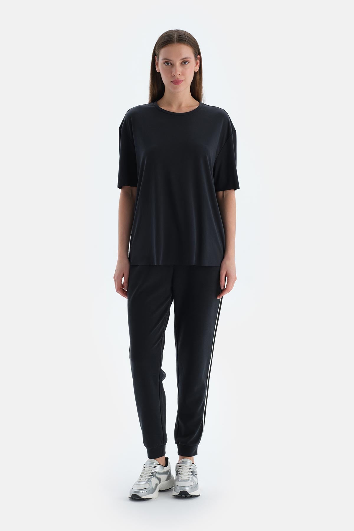 Siyah Kadın Modal Karışımlı Yan Şerit Detaylı Jogger Pantolon