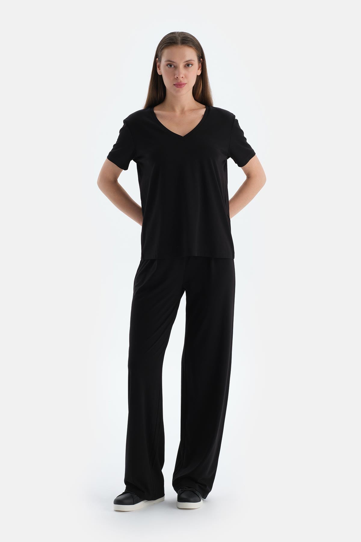 Siyah Pile Detaylı Pantolon