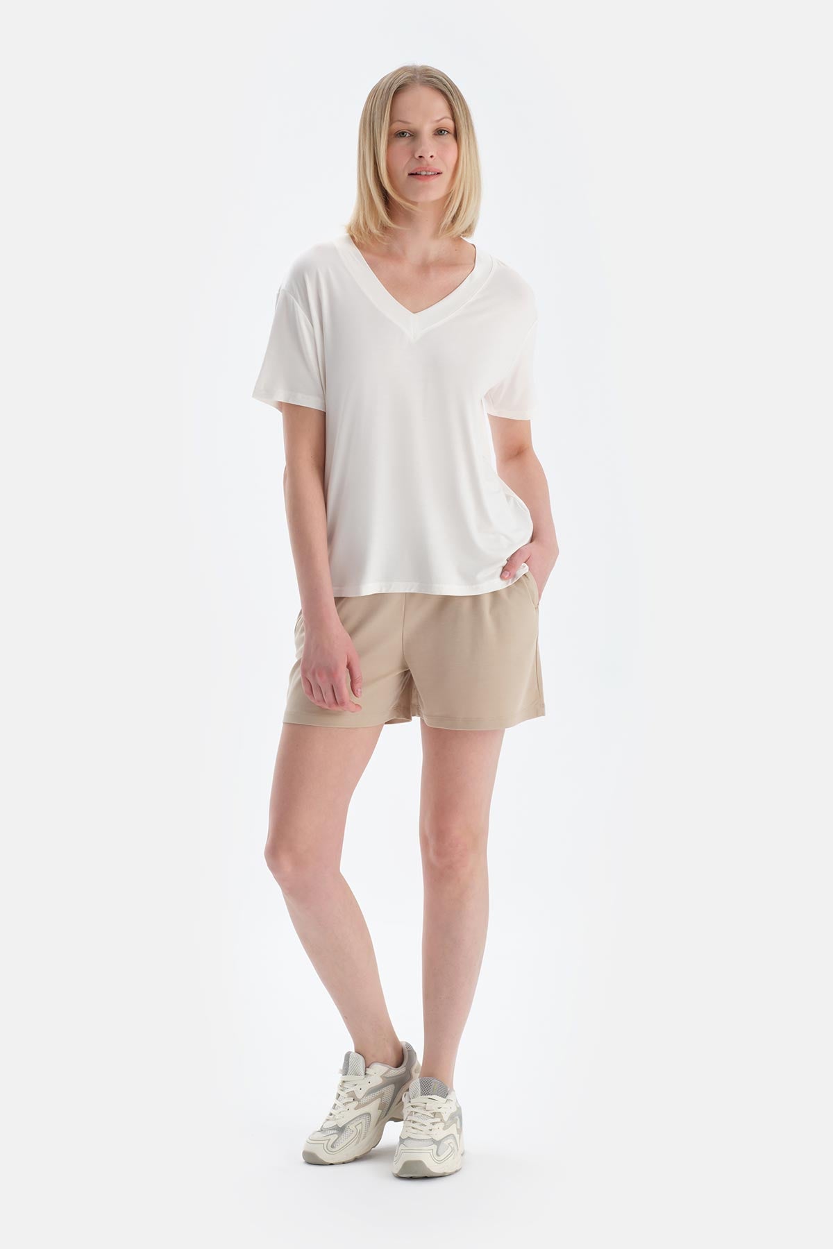 Taş Beli Kordonlu Şort