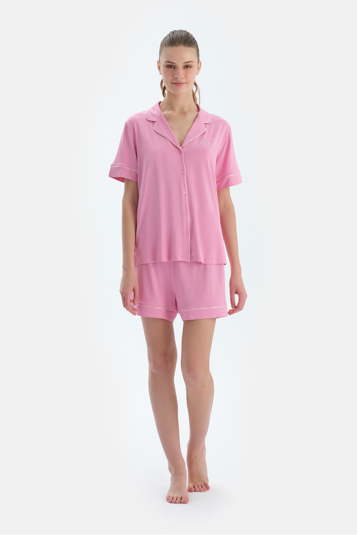 Pembe Biye Ve Nakış Detaylı Viskon Gömlek Şort Pijama Takımı