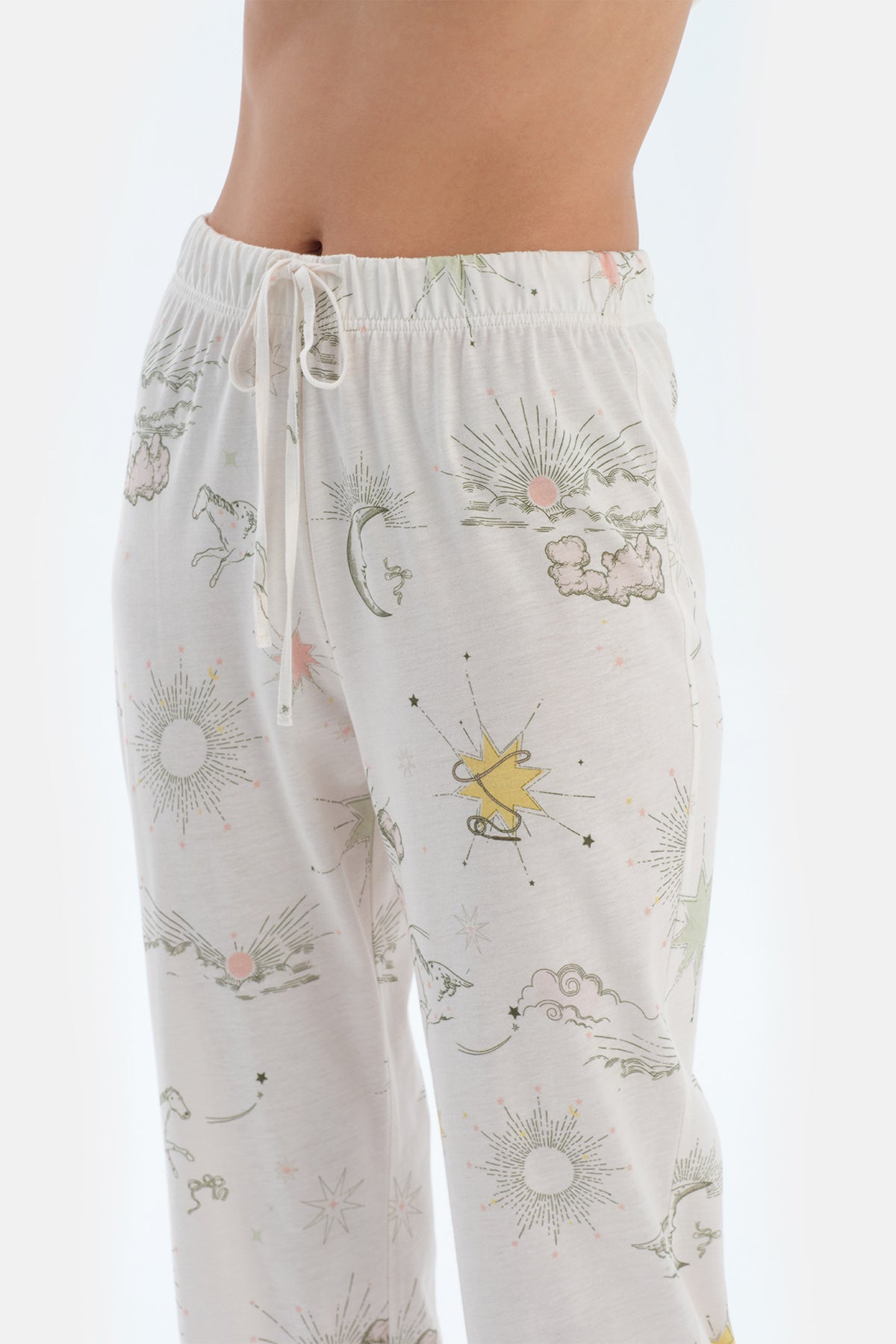 Ekru Baskı Detaylı Kısa Kollu Tişört Pantolon Pijama Takımı