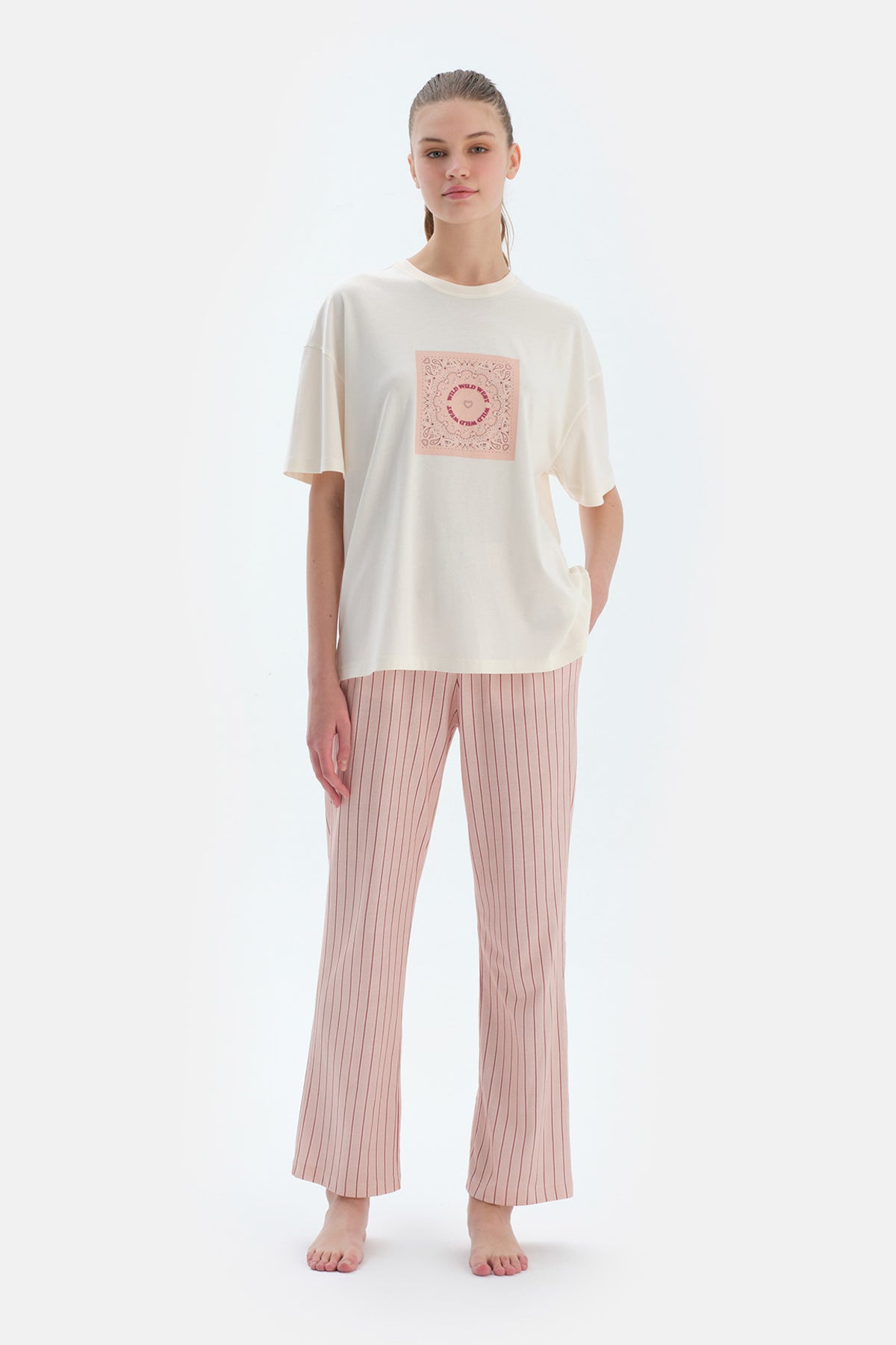 Ekru Baskı Detaylı Kısa Kollu Tişört Pantolon Pijama Takımı