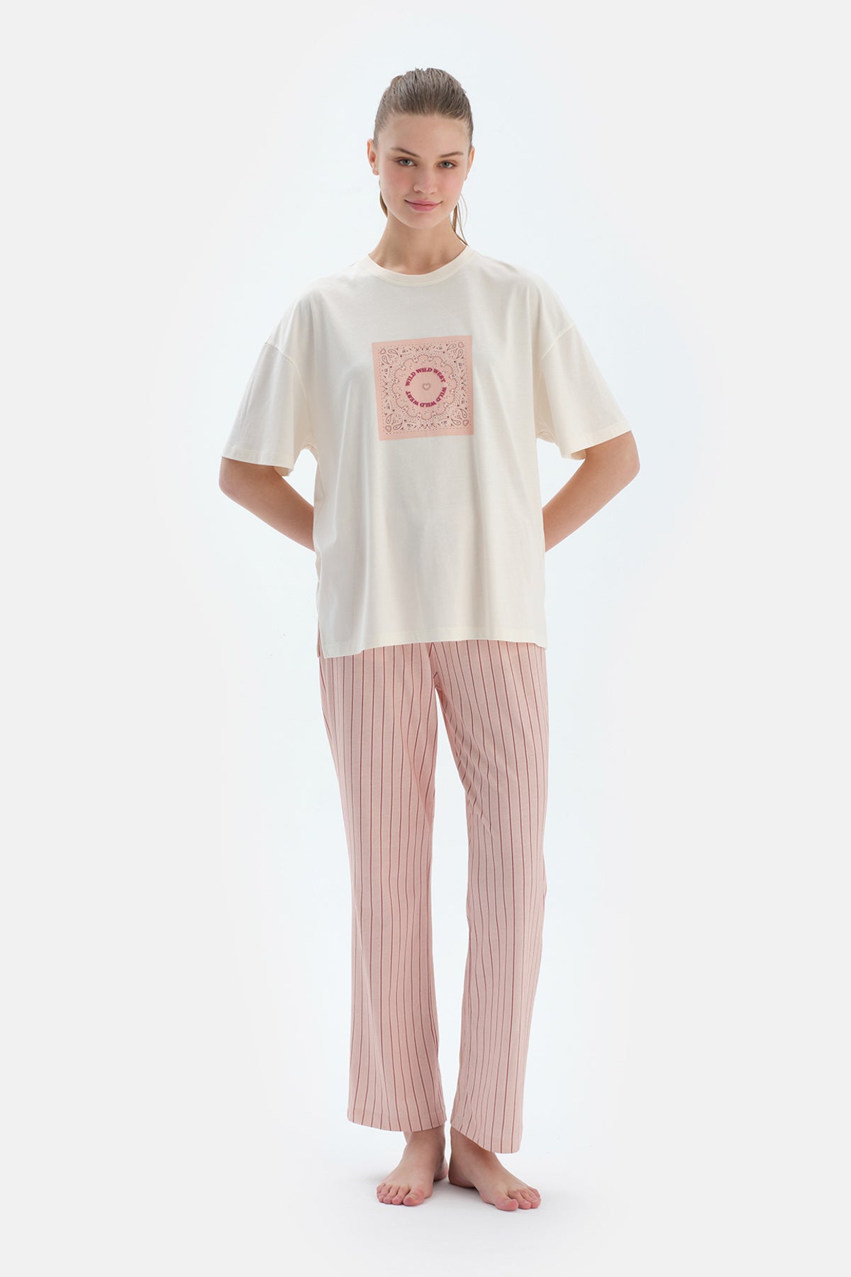 Ekru Baskı Detaylı Kısa Kollu Tişört Pantolon Pijama Takımı