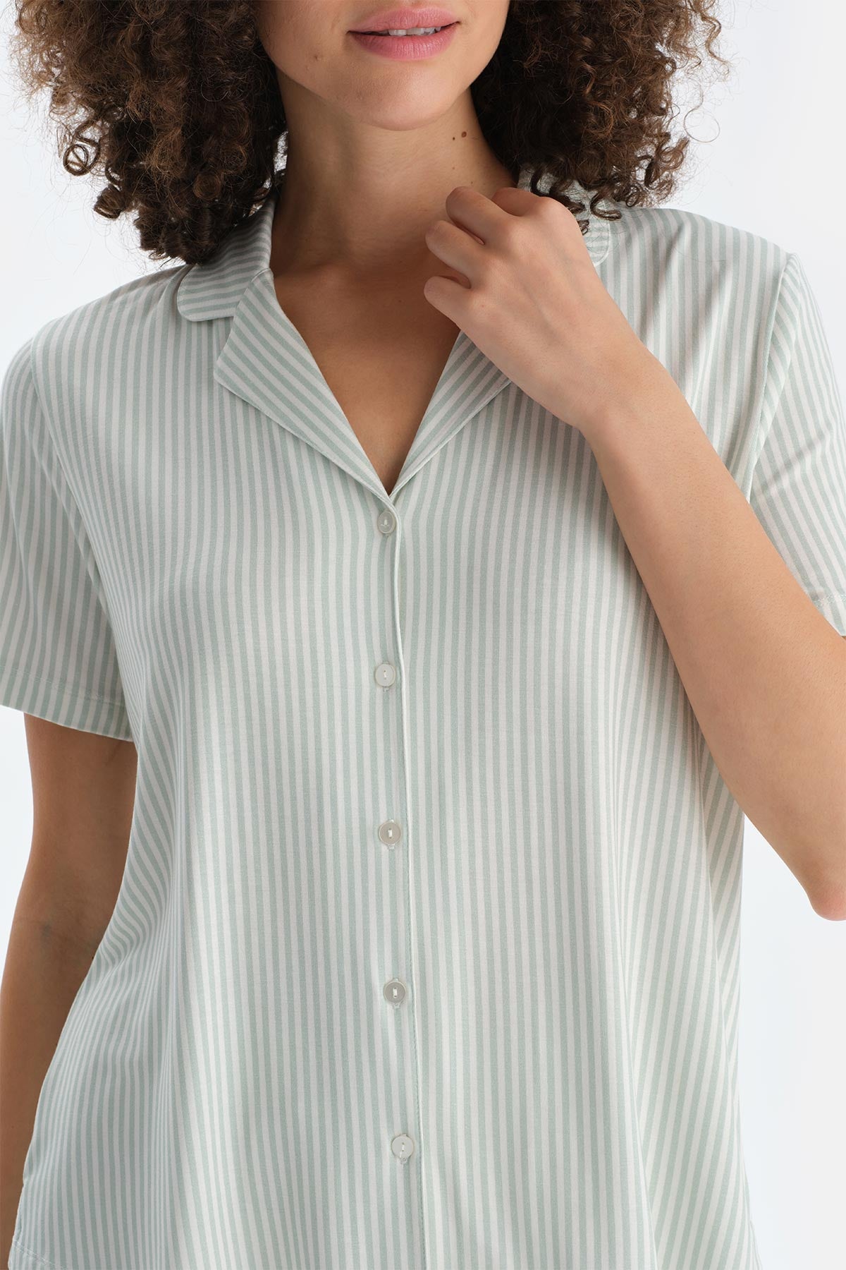 Açık Yeşil Çizgili Penye Modal Gömlek Şort Pijama Takımı