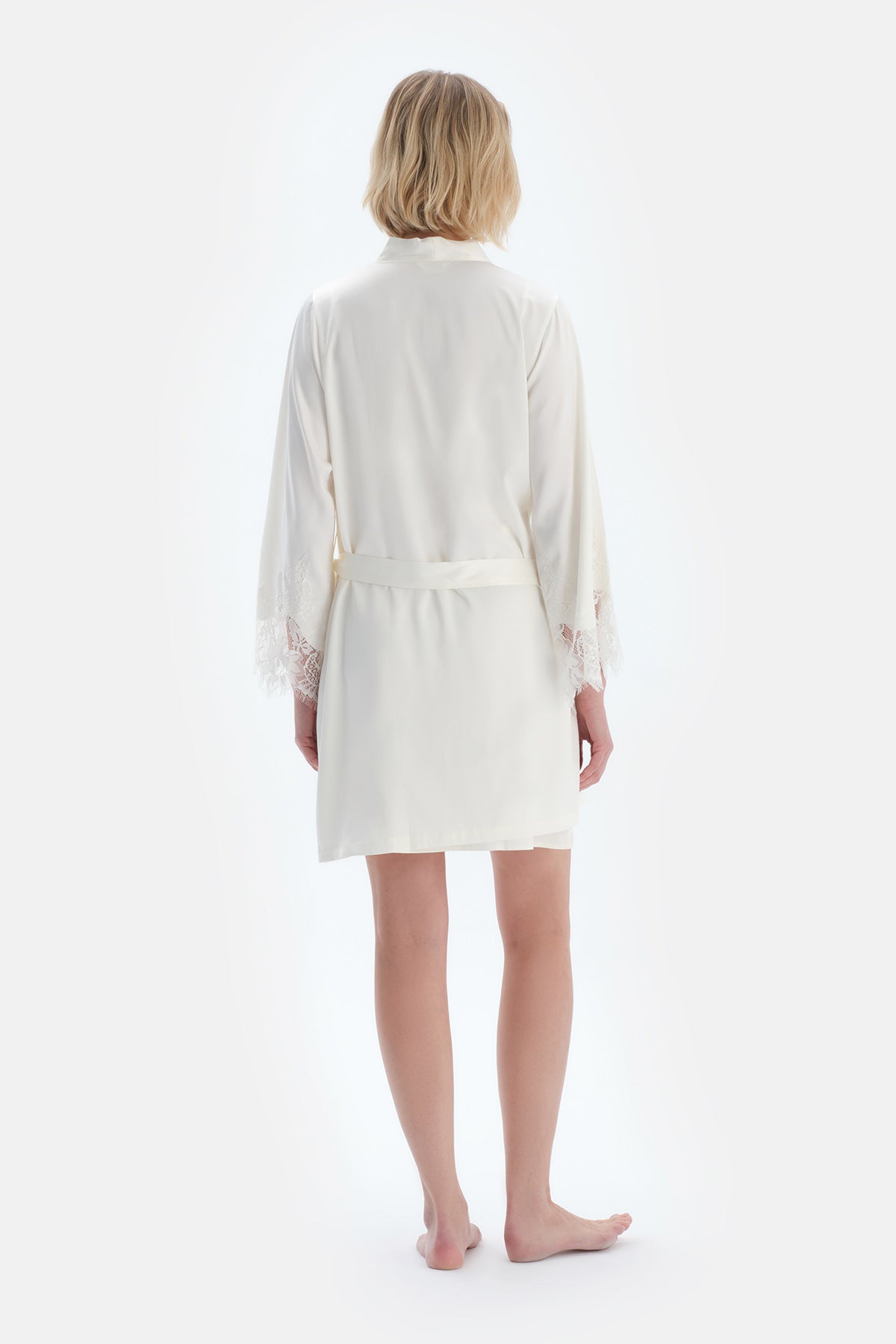 Kırık Beyaz Dantel Detaylı Saten Brıde Sabahlık
