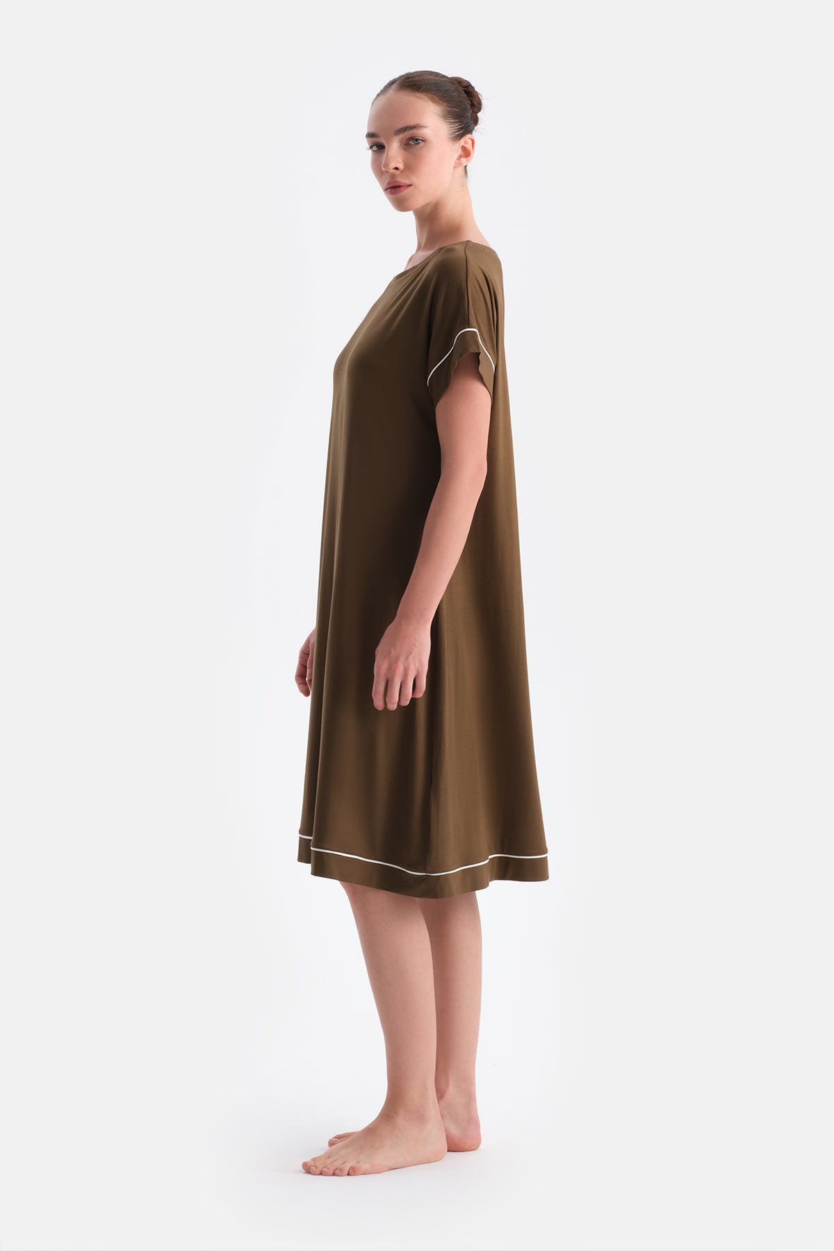 Haki Düşük Omuzlu Kısa Kollu Viskon Gecelik