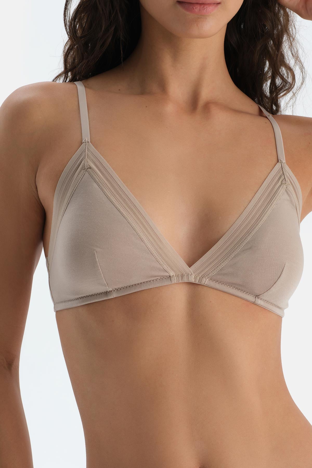 Taş Basic Üçgen Formlu Soft Sütyen