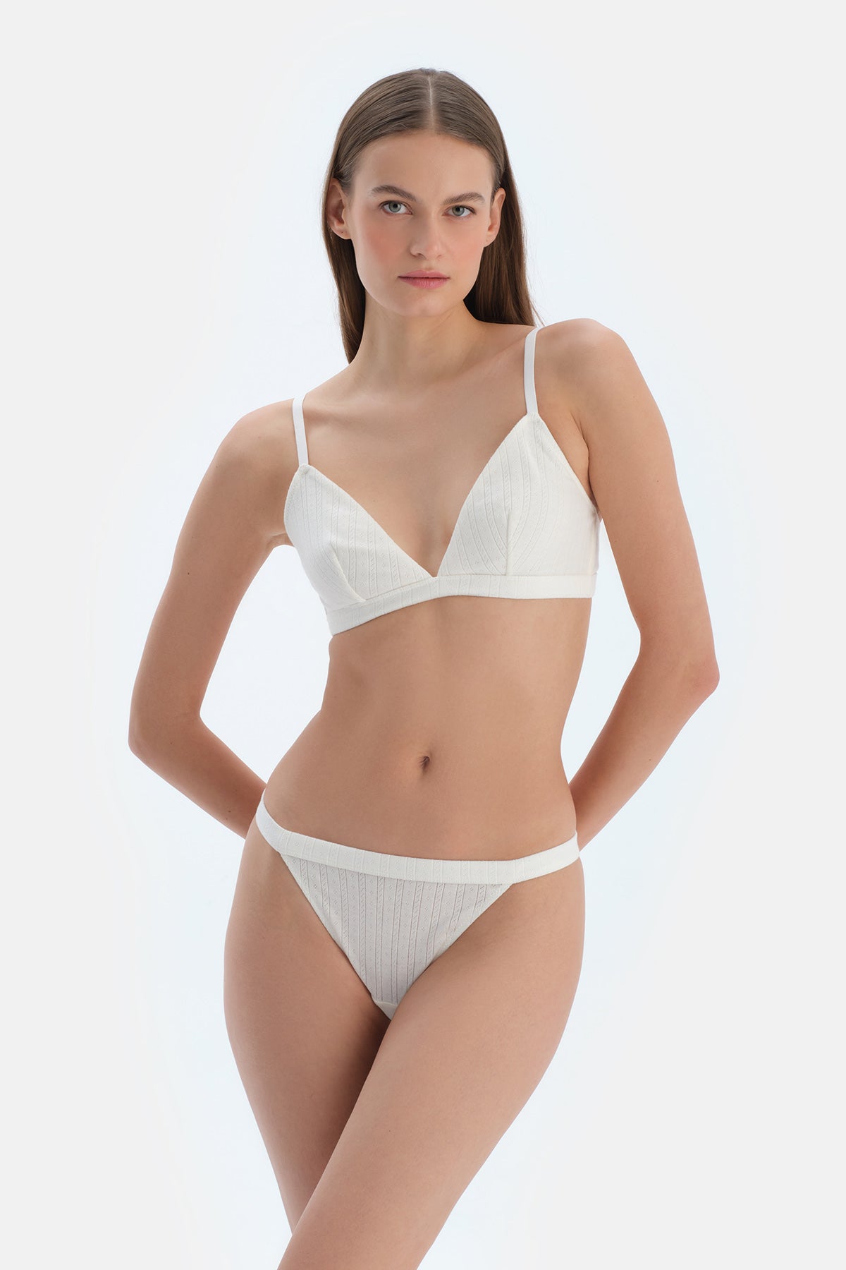 Ecru Underwire Lace Bra with Alternative Straps