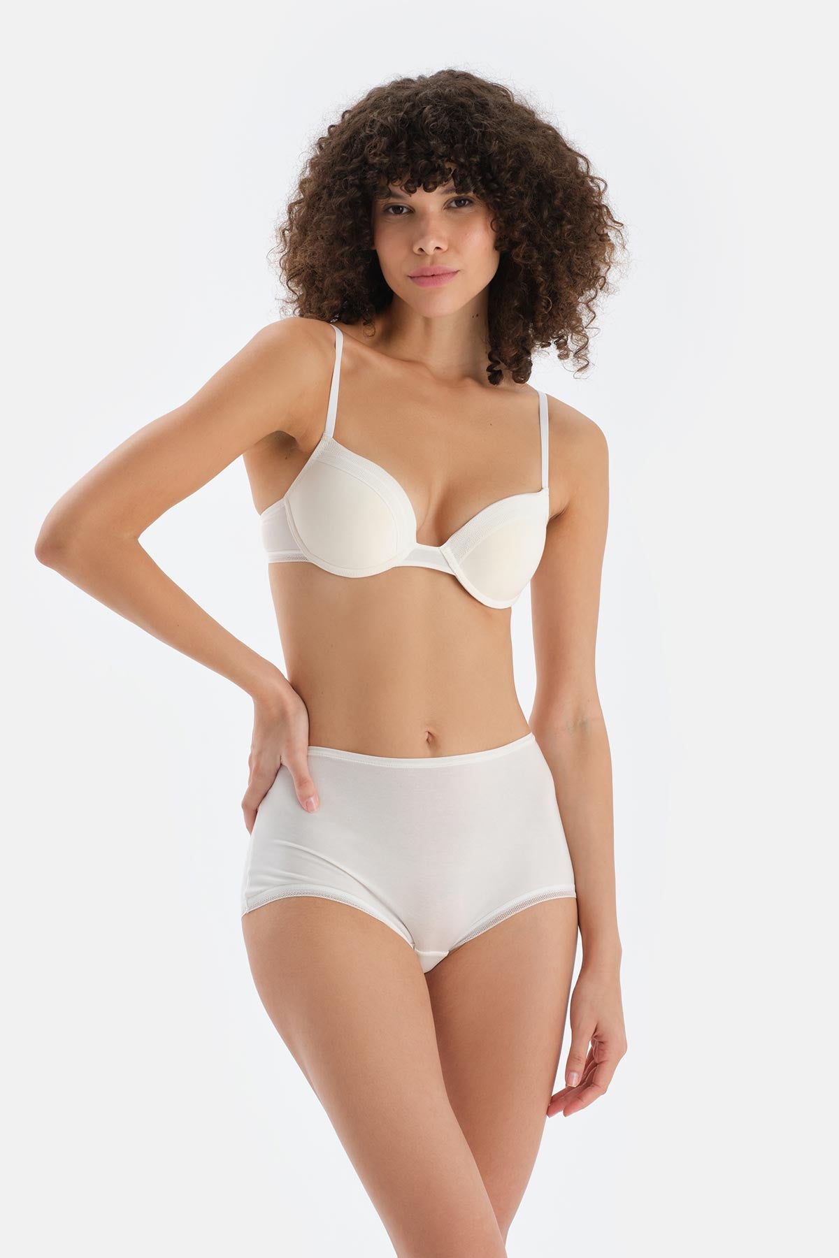 Ekru Dantel Detaylı Sütyen