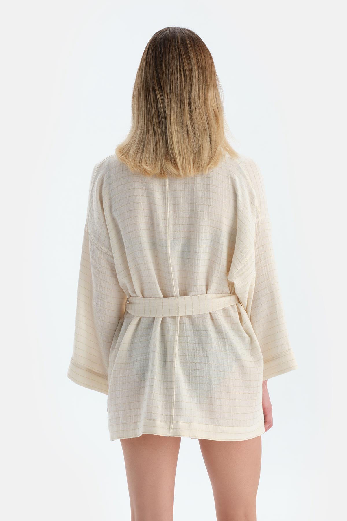 Ekru Kimono