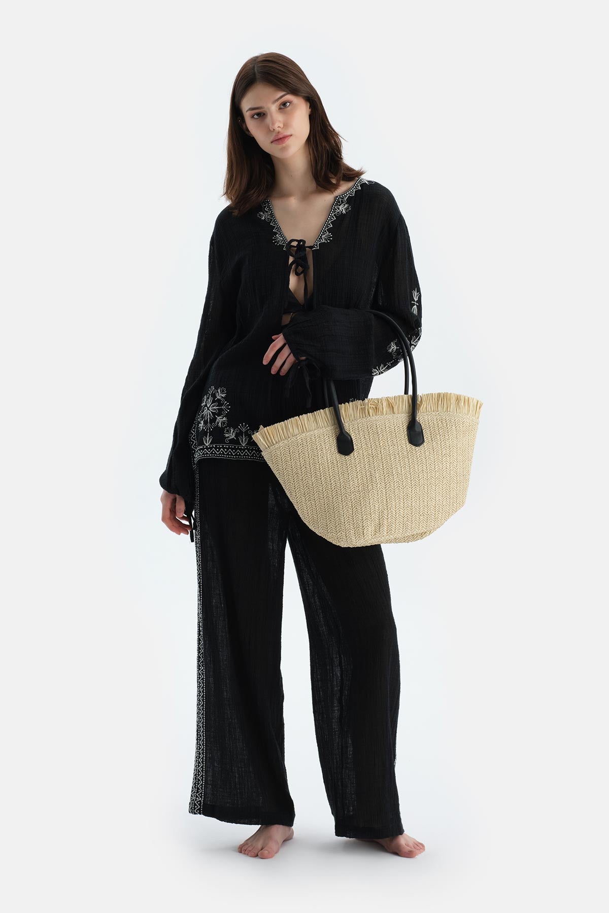 Siyah Uzun Kol Önden Bağlamalı Gömlek