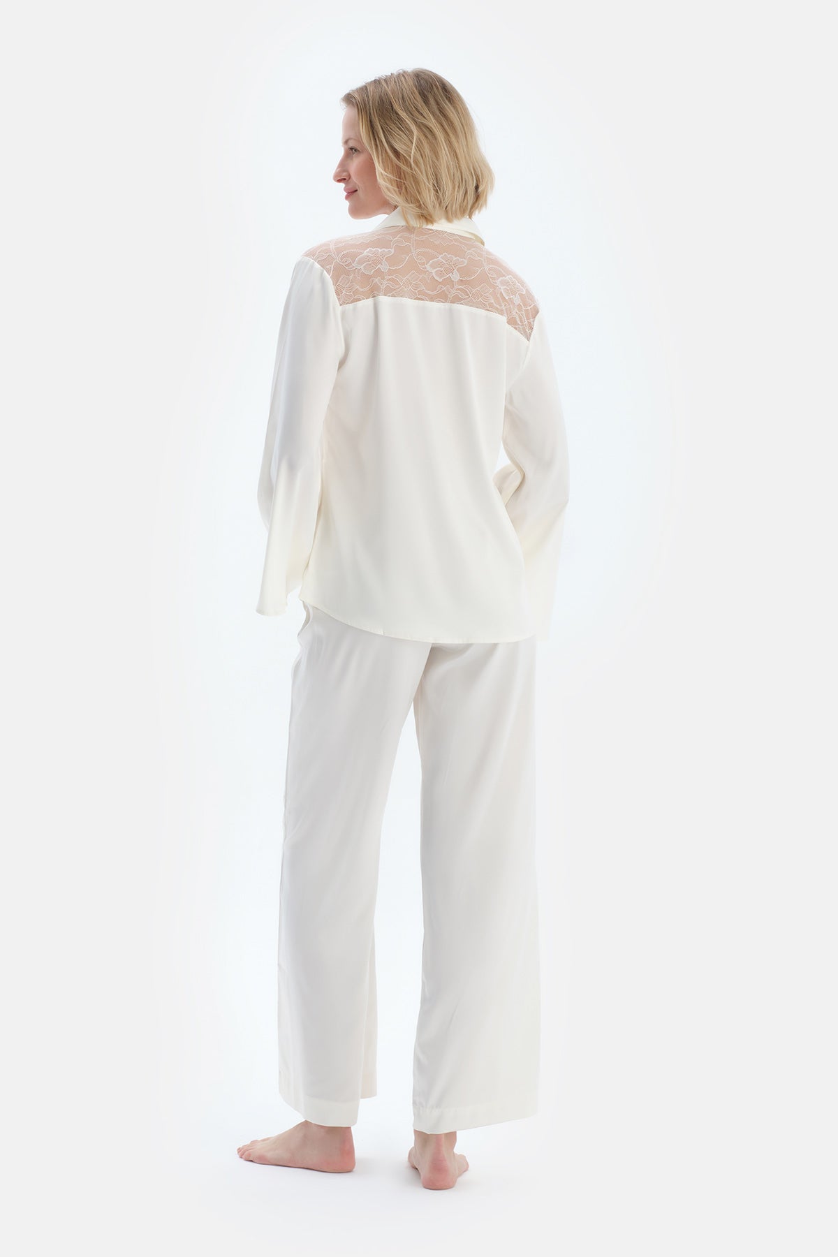 Kırık Beyaz Dantel Detaylı Saten Brıde Gömlek