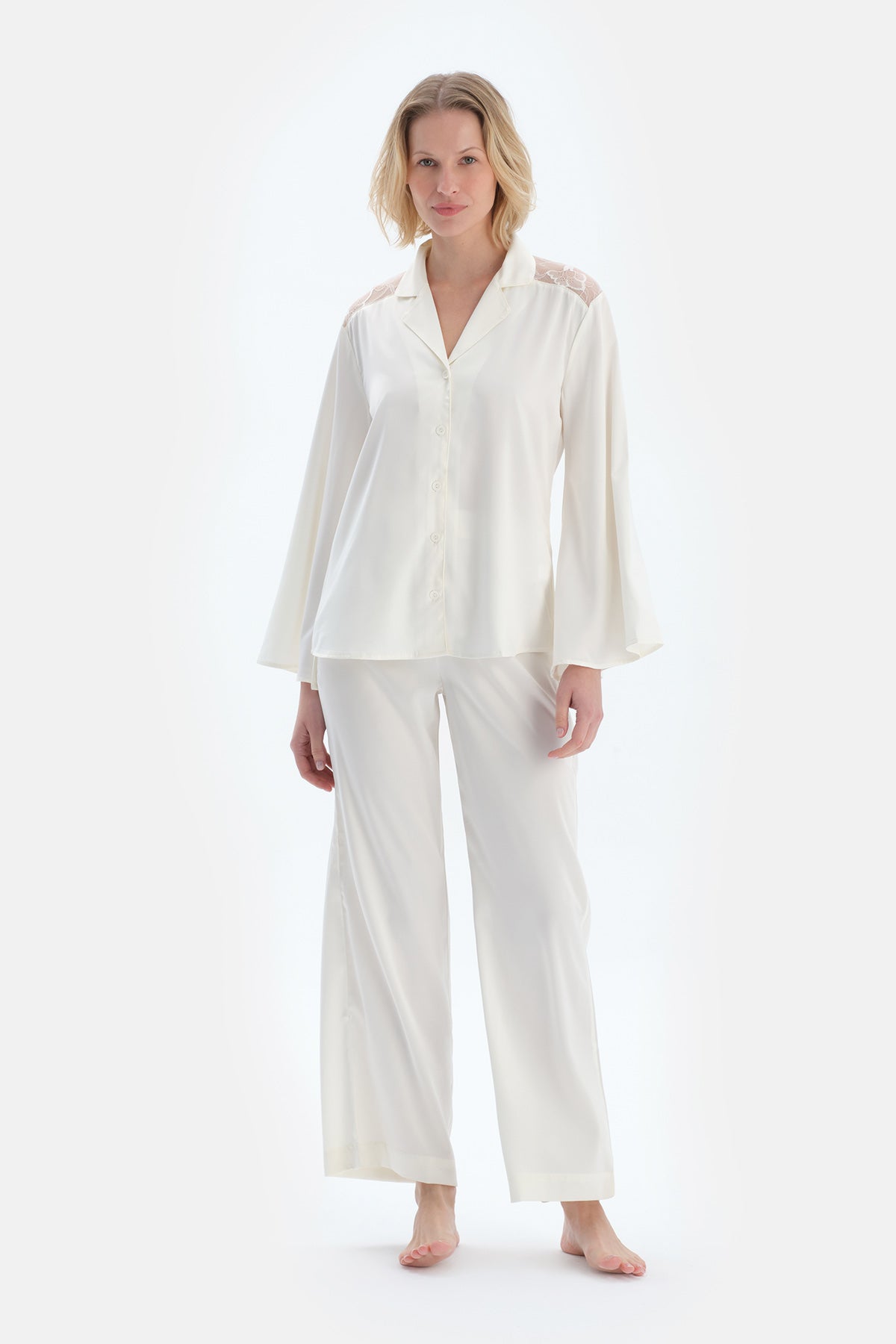 Kırık Beyaz Dantel Detaylı Saten Brıde Gömlek