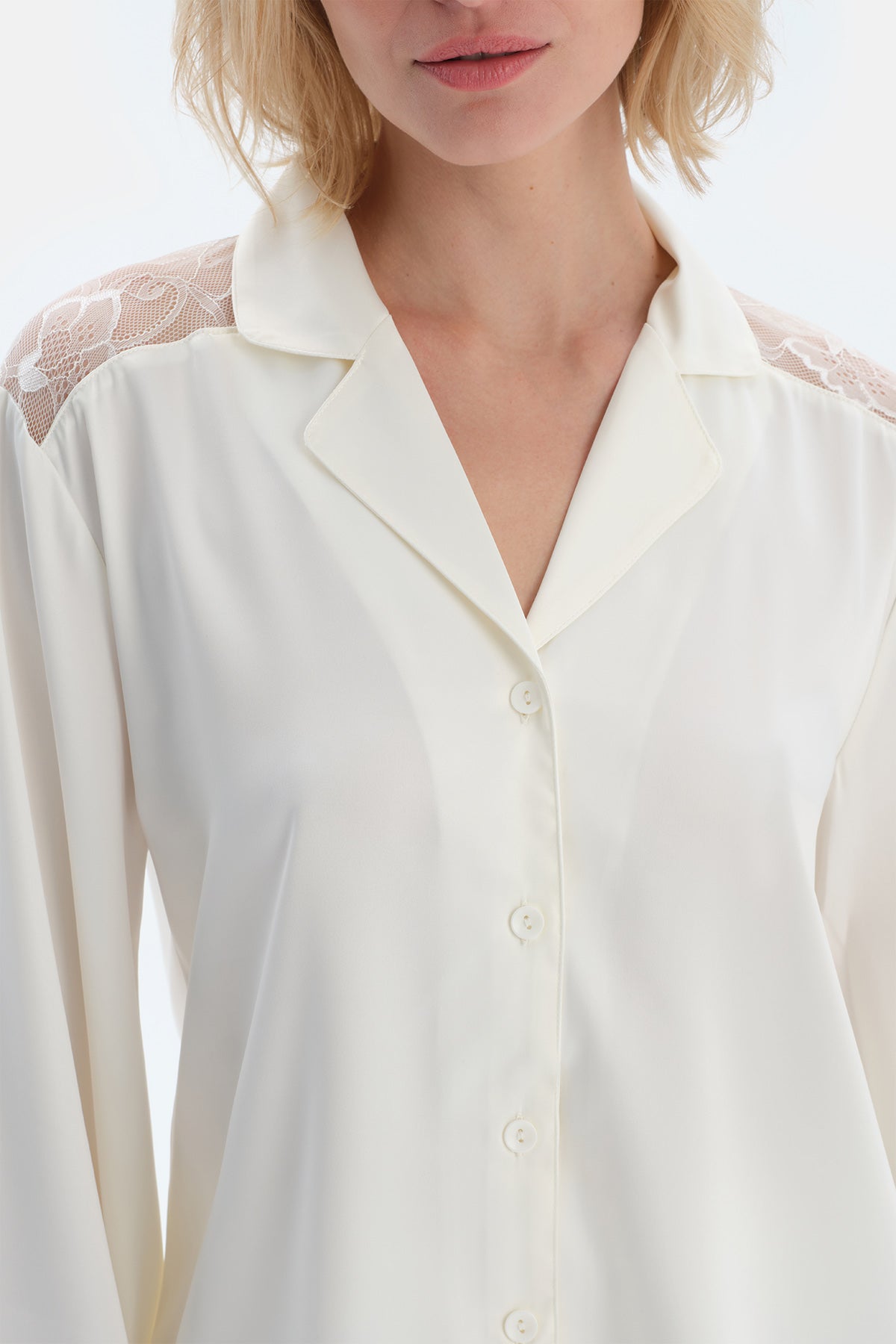 Kırık Beyaz Dantel Detaylı Saten Brıde Gömlek