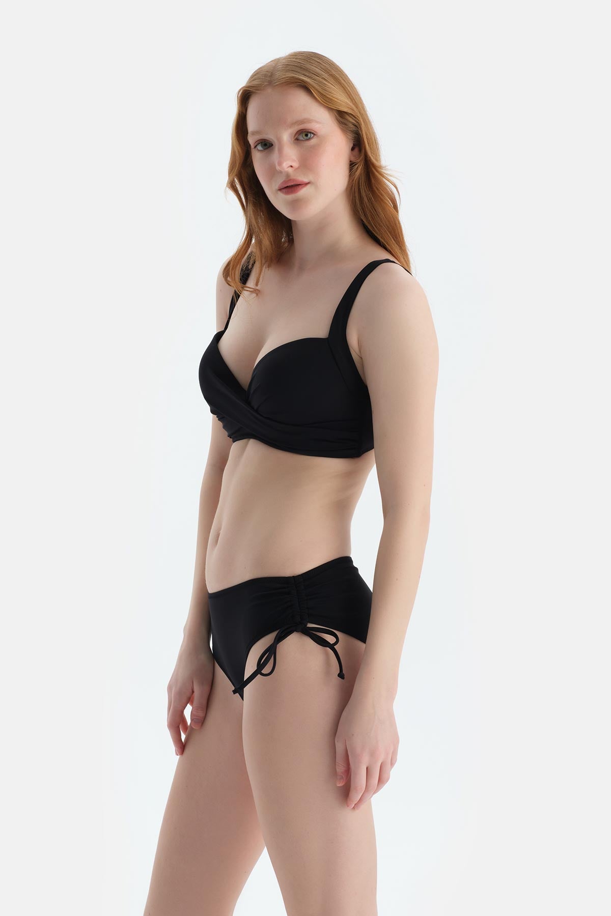 Siyah Yanı Büzgülü Bikini Alt
