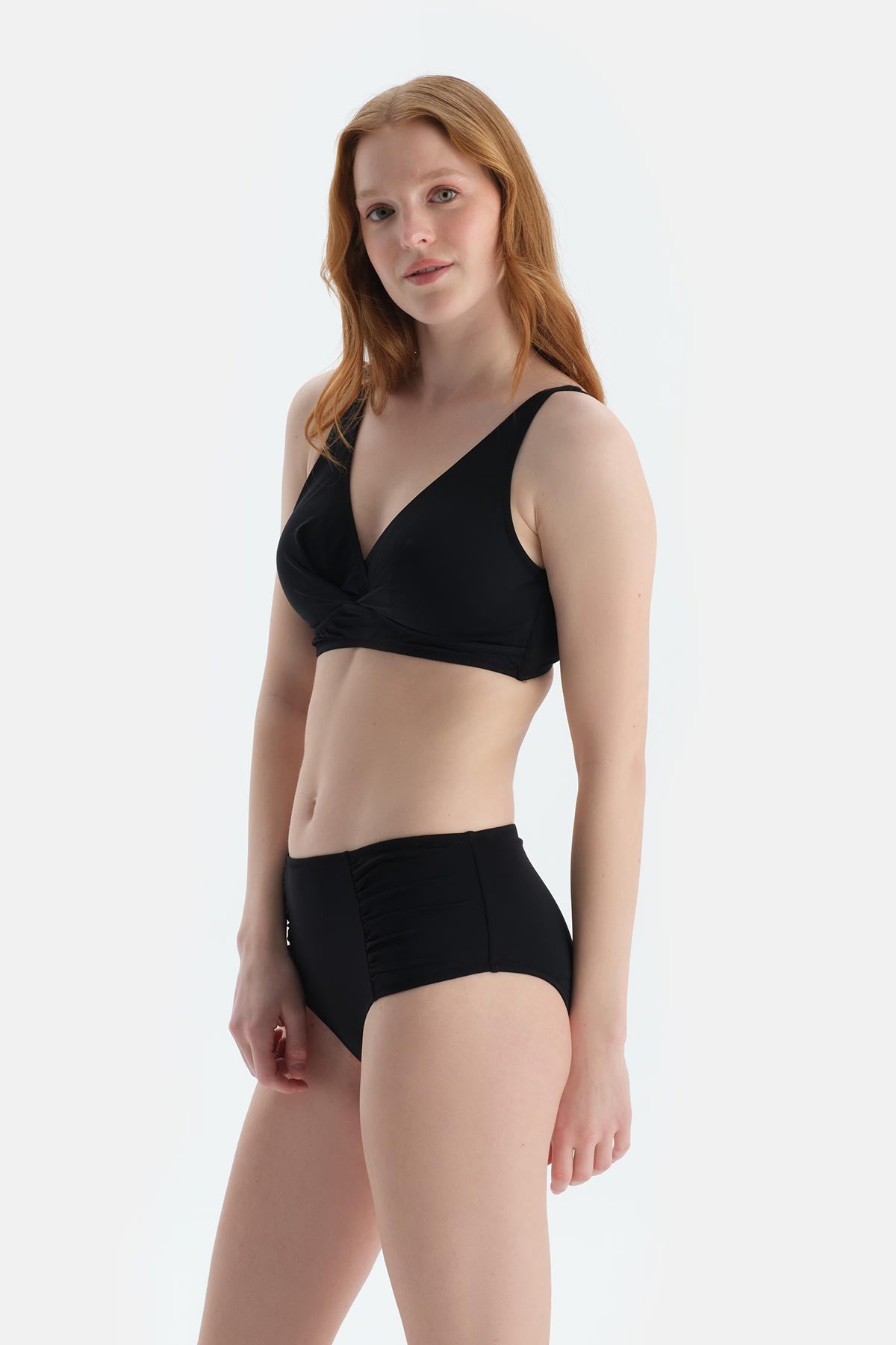 Siyah Toparlayıcı Üst