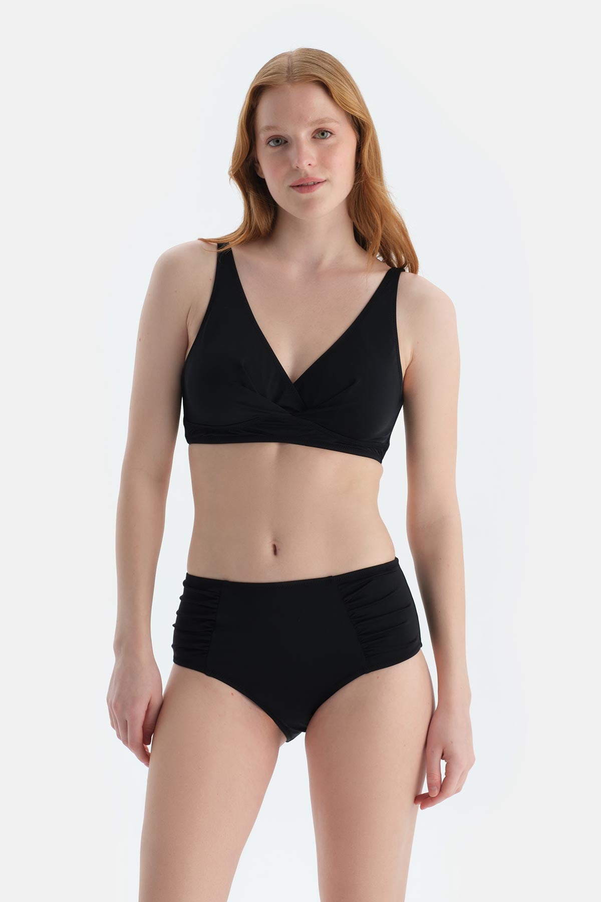 Siyah Toparlayıcı Üst