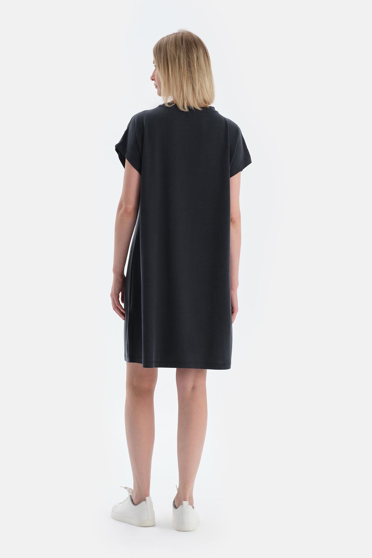 Siyah Düşük Omuzlu Kısa Kollu Modal Elbise