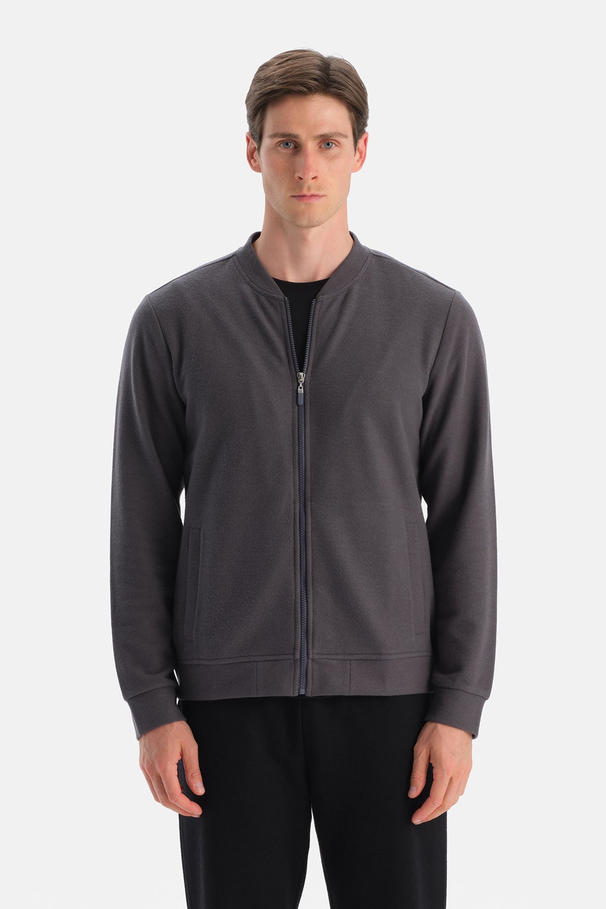 FERMUARLI CEPLİ SWEATSHIRT