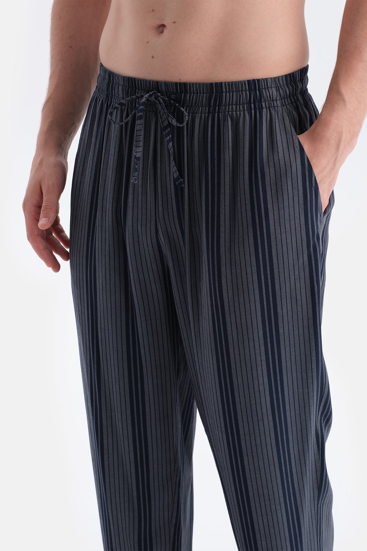 Gri Çizgili Viskon Dokuma Pantolon