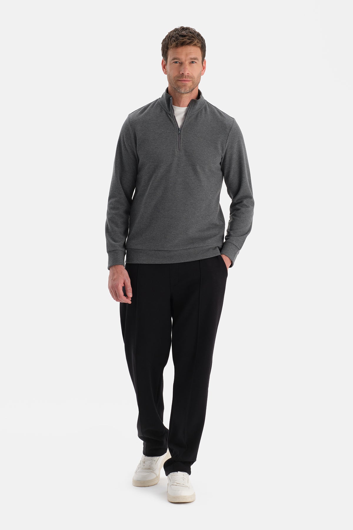 Siyah Patlet Detaylı Nervürlü Düz Paça Pantolon