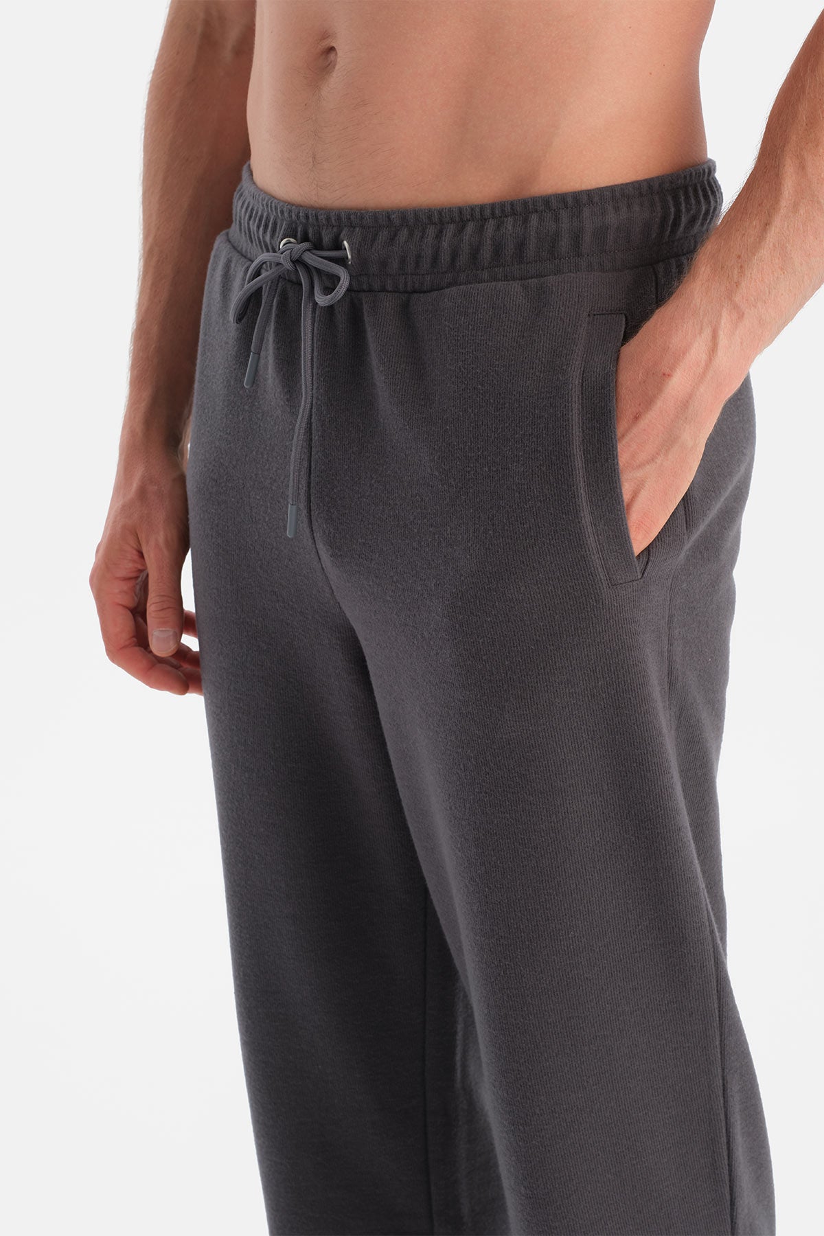 DÜZ PAÇA KORDONLU PANTOLON