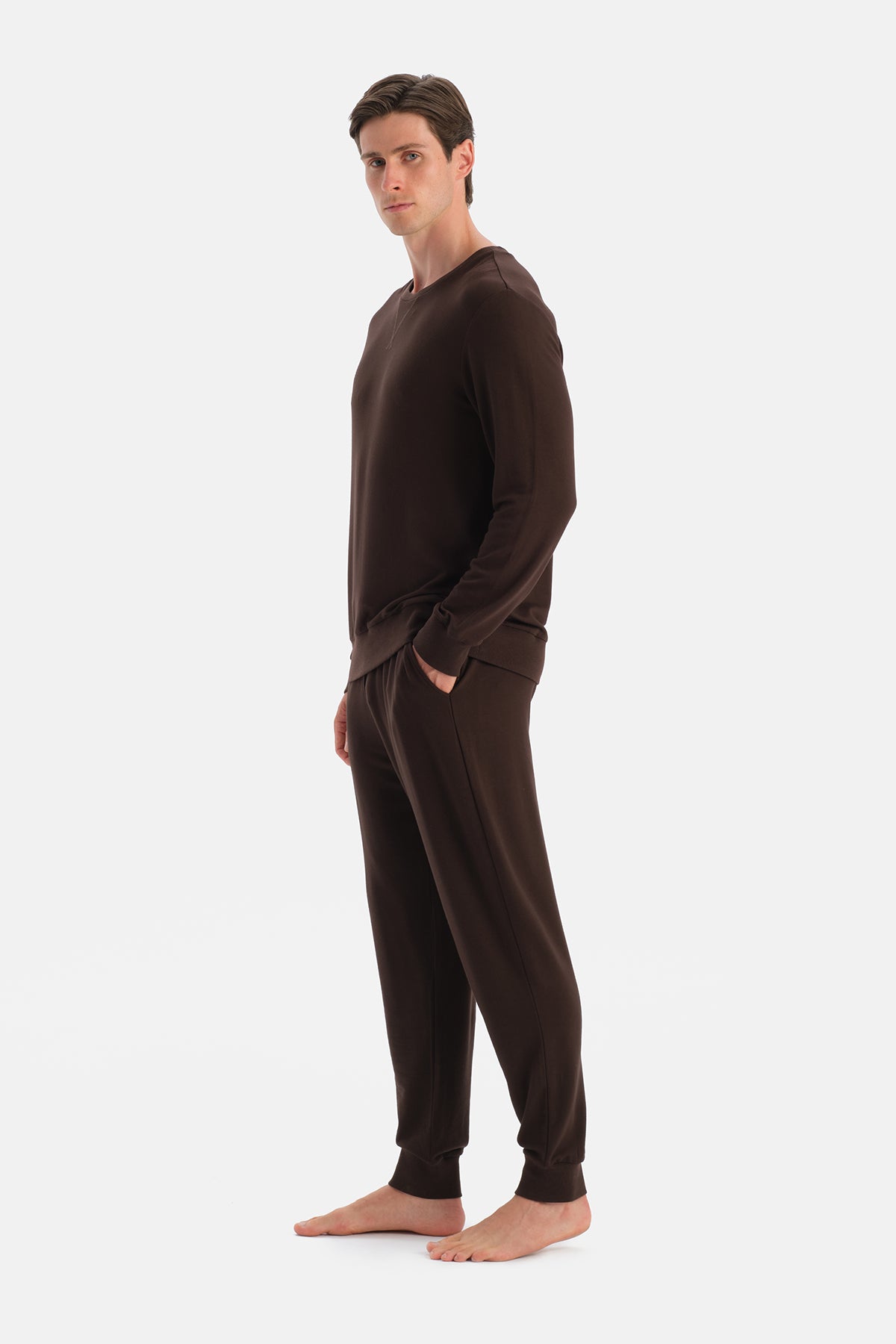 Koyu Kahve Detaylı Uzun Kollu Tişört Pantolon Pijama Takımı