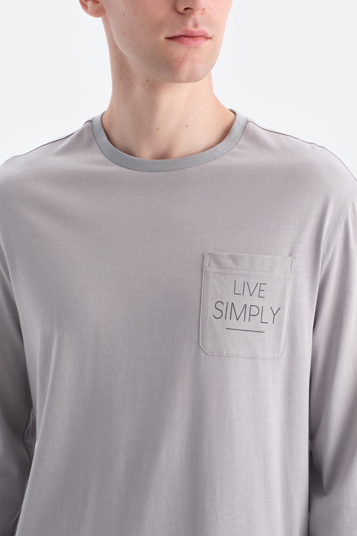 Gri Cepli Tişört Pantolon Takım