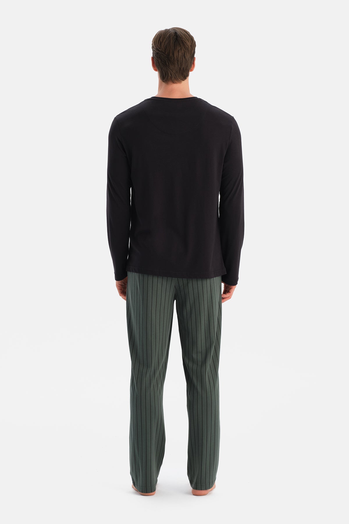 UZUN KOLLU PATLI TİŞÖRT PANTOLON TAKIM