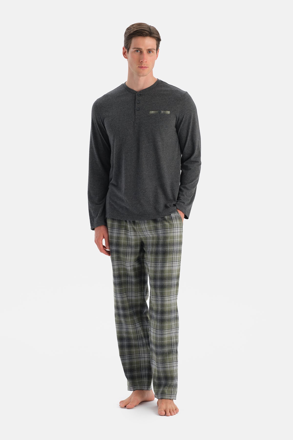 UZUN KOLLU PAT VE CEP DETAYLI TİŞÖRT PANTOLON TAKIM